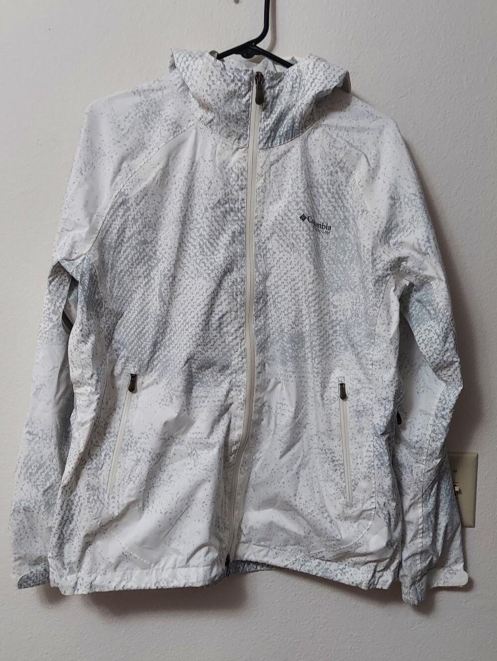 Columbia Titanium Waterproof Jacket Woman's Size Large Off White/Cream/Gray